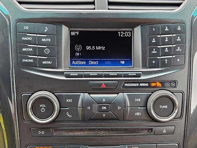 Photo of 2016 Oxford White Ford Explorer