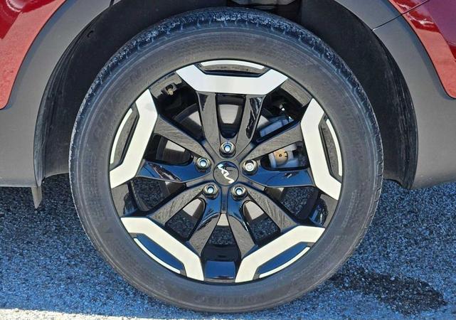 Photo of 2023 Red Kia Telluride