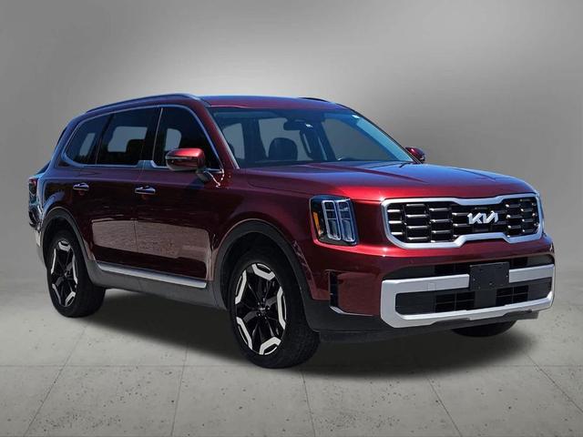 Photo of 2023 Red Kia Telluride