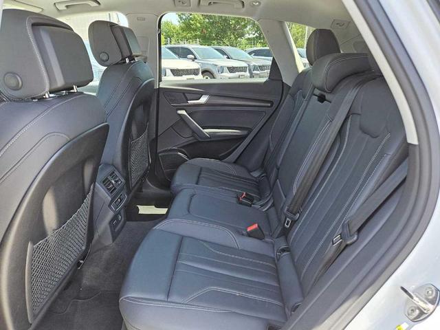 Photo of 2024 Arkona White Audi Q5