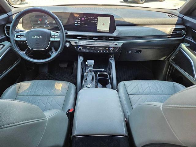 Photo of 2023 Ebony Black Kia Telluride