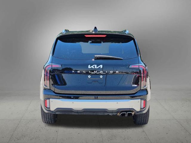 Photo of 2023 Ebony Black Kia Telluride