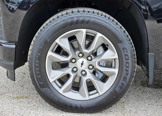 Photo of 2021 Black Chevrolet Silverado 1500