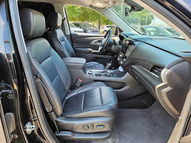 Photo of 2018 Mosaic Black Metallic Chevrolet Traverse