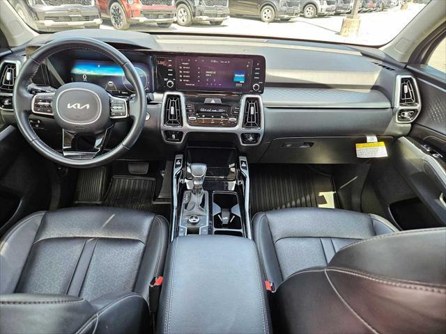 Photo of 2023 Everlasting Silver Kia Sorento