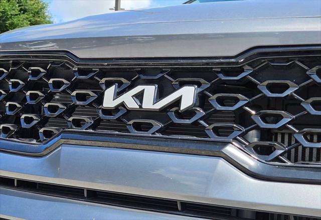 Photo of 2023 Everlasting Silver Kia Sorento