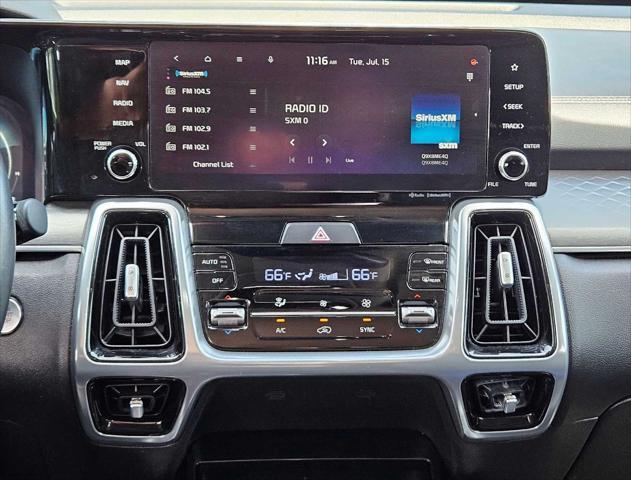 Photo of 2023 Everlasting Silver Kia Sorento