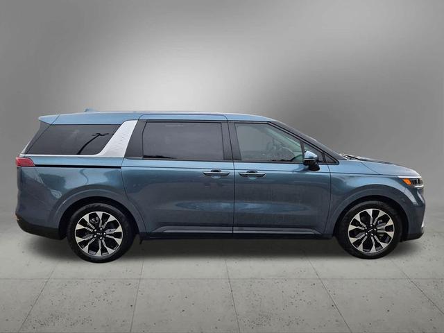 Photo of 2023 Astra Blue Kia Carnival