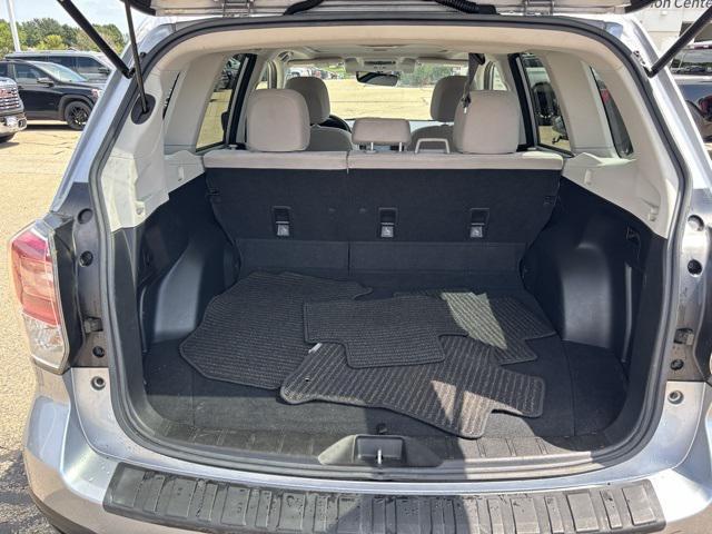 Photo of 2017 Ice Silver Metallic Subaru Forester
