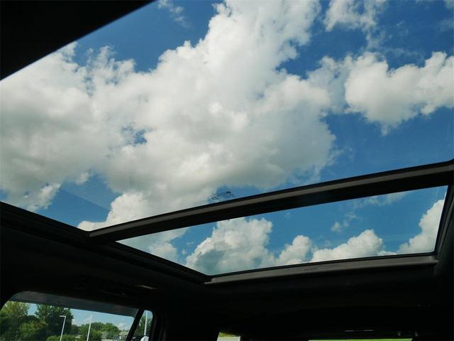 Photo of 2021 Iridescent Pearl Tricoat Chevrolet Tahoe