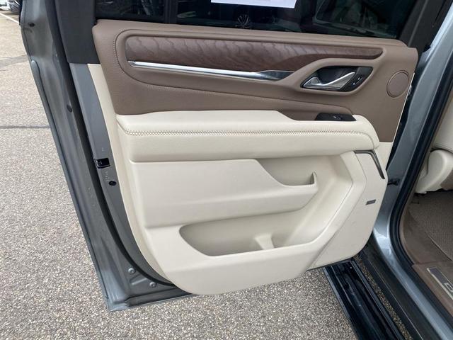 Photo of 2023 Sterling Metallic GMC Yukon XL