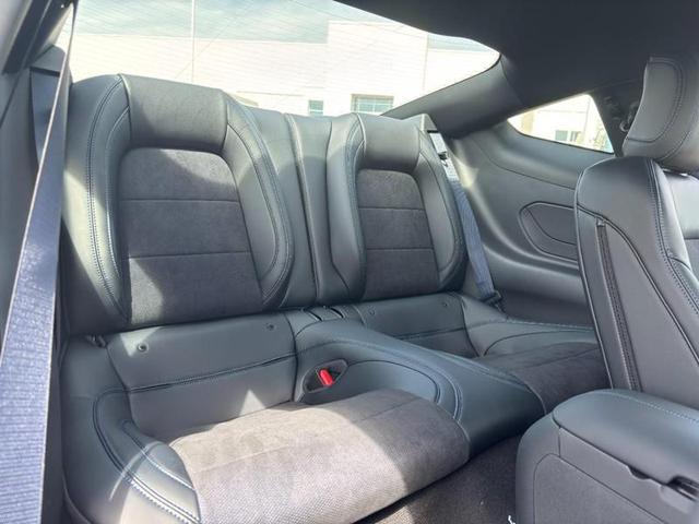Photo of 2025 Oxford White Ford Mustang