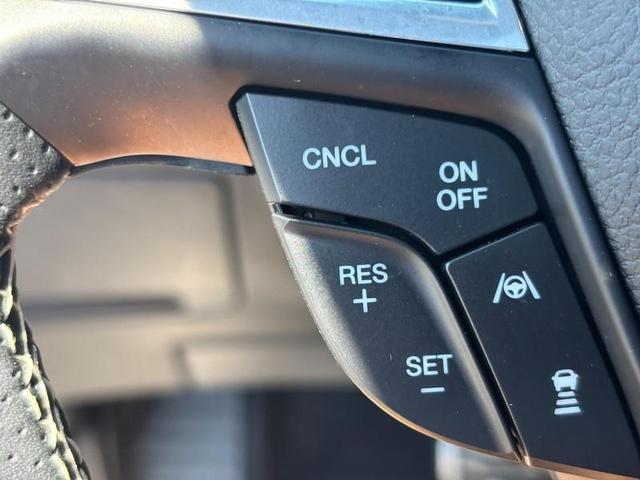 Photo of 2024 Agate Black Metallic Ford Edge