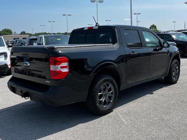 Photo of 2023 Shadow Black Ford Maverick