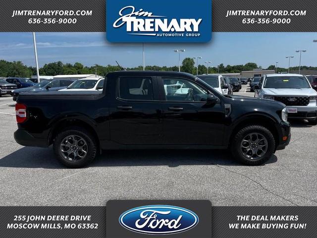 Photo of 2023 Shadow Black Ford Maverick