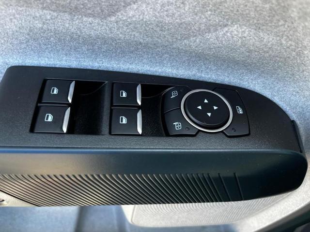 Photo of 2023 Shadow Black Ford Maverick