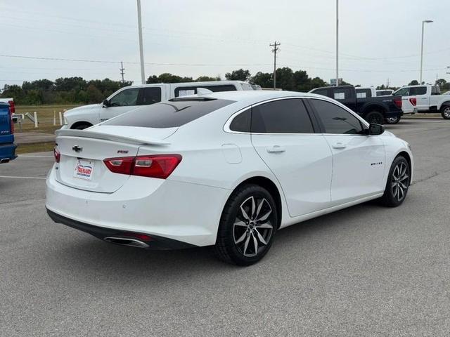 Photo of 2024 Summit White / White Chevrolet Malibu