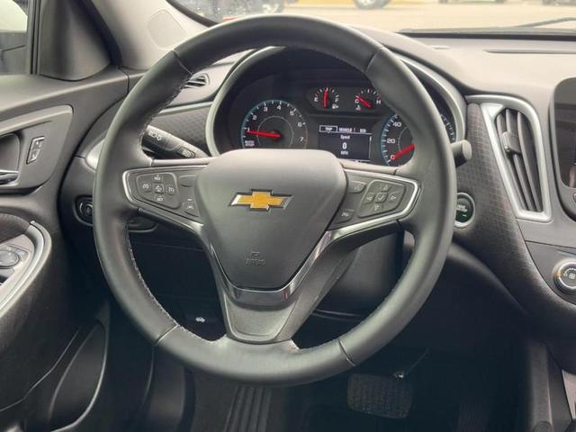 Photo of 2024 Summit White / White Chevrolet Malibu