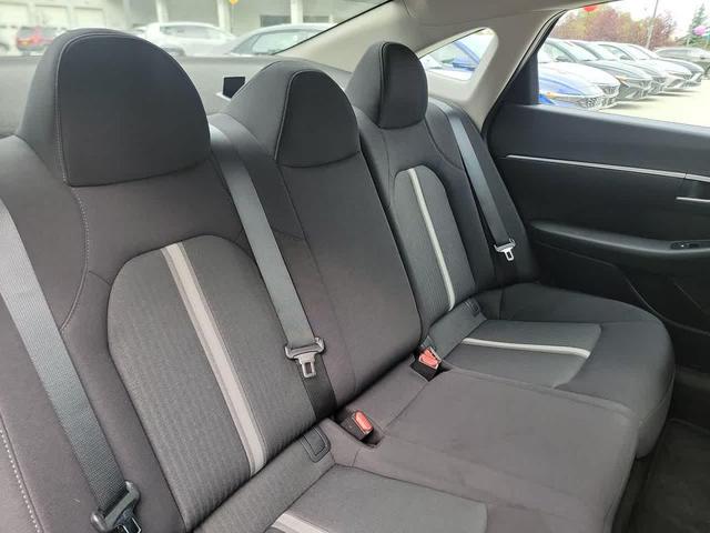 Photo of 2023 Onyx Black Hyundai SONATA Hybrid