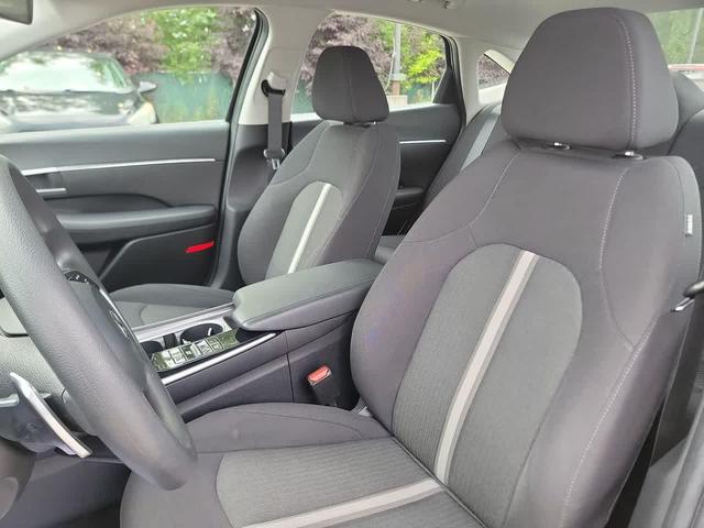 Photo of 2023 Onyx Black Hyundai SONATA Hybrid