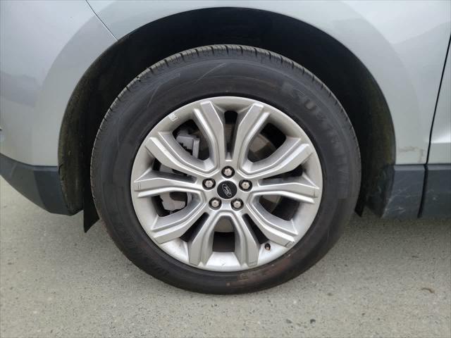 Photo of 2024 Iconic Silver Metallic Ford Edge