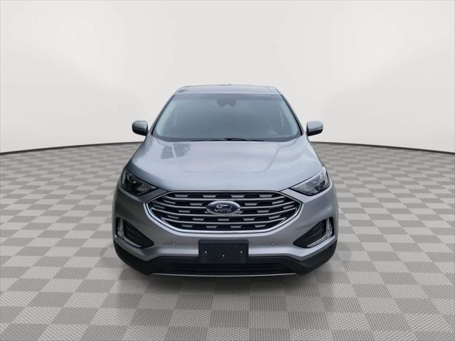 Photo of 2024 Iconic Silver Metallic Ford Edge
