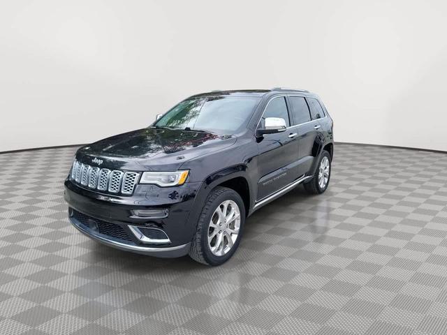 Photo of 2020 Diamond Black Crystal Pearlcoat Jeep Grand Cherokee