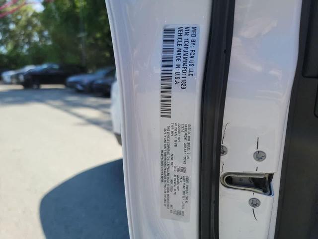Photo of 2023 Bright White Clearcoat Jeep Cherokee