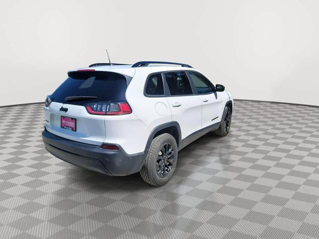 Photo of 2023 Bright White Clearcoat Jeep Cherokee