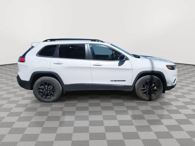 Photo of 2023 Bright White Clearcoat Jeep Cherokee