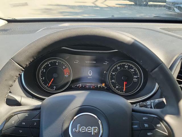 Photo of 2023 Bright White Clearcoat Jeep Cherokee