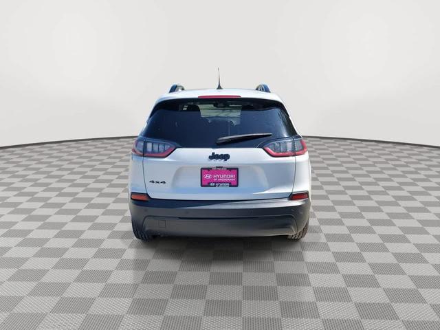 Photo of 2023 Bright White Clearcoat Jeep Cherokee