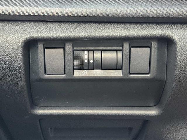 Photo of 2025 Crystal White Pearl Subaru Crosstrek