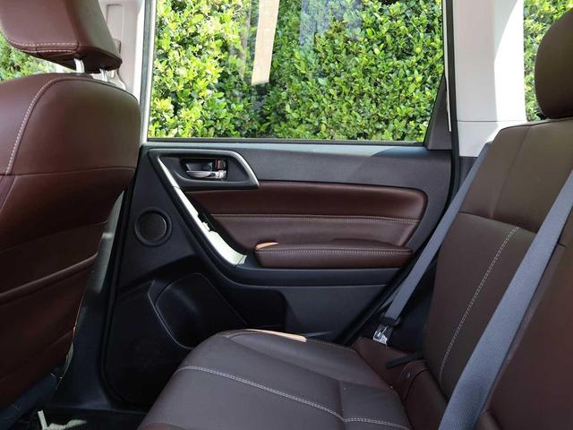 Photo of 2018 Crystal White Pearl Subaru Forester