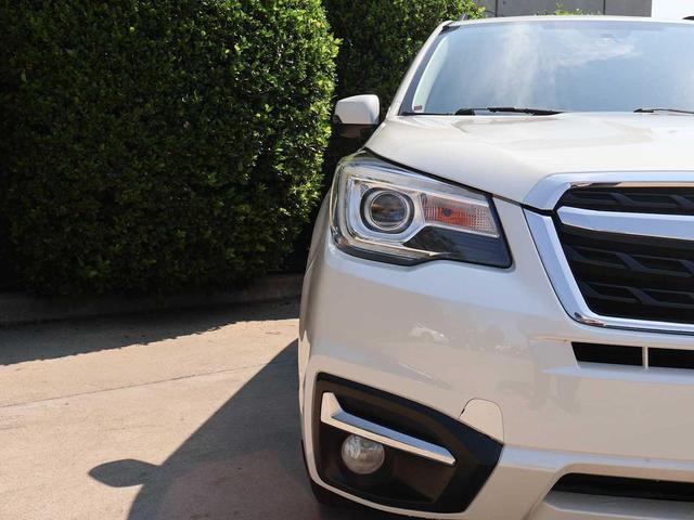 Photo of 2018 Crystal White Pearl Subaru Forester