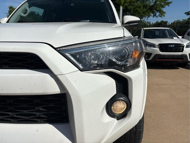 Photo of 2017 Super White Toyota 4Runner