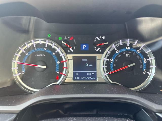 Photo of 2017 Super White Toyota 4Runner