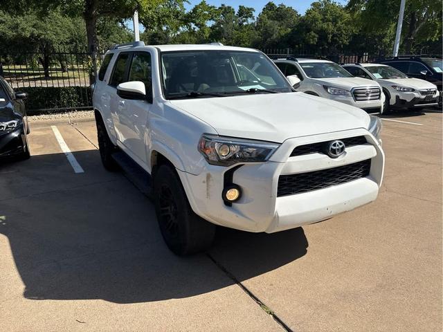 Photo of 2017 Super White Toyota 4Runner