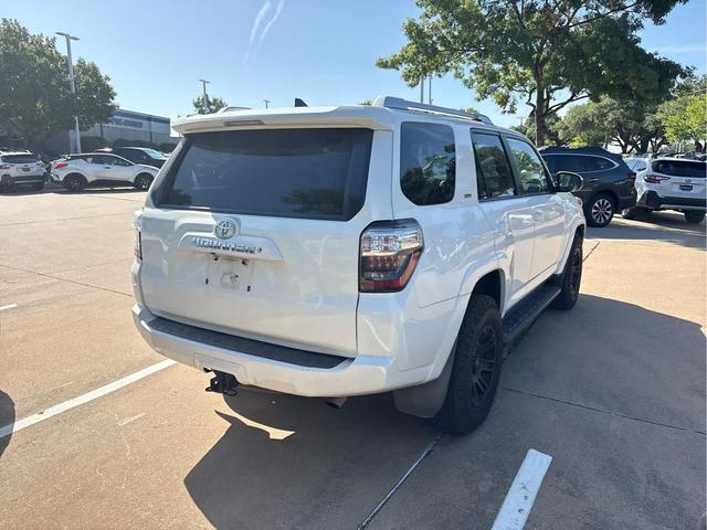 Photo of 2017 Super White Toyota 4Runner