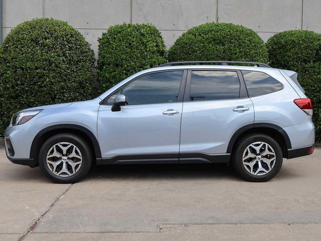 Photo of 2020 Ice Silver Metallic Subaru Forester