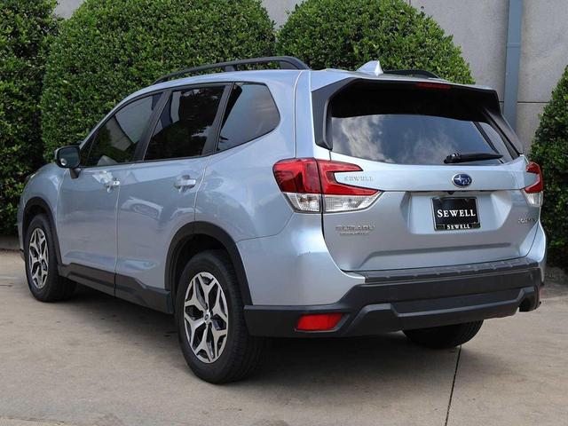 Photo of 2020 Ice Silver Metallic Subaru Forester