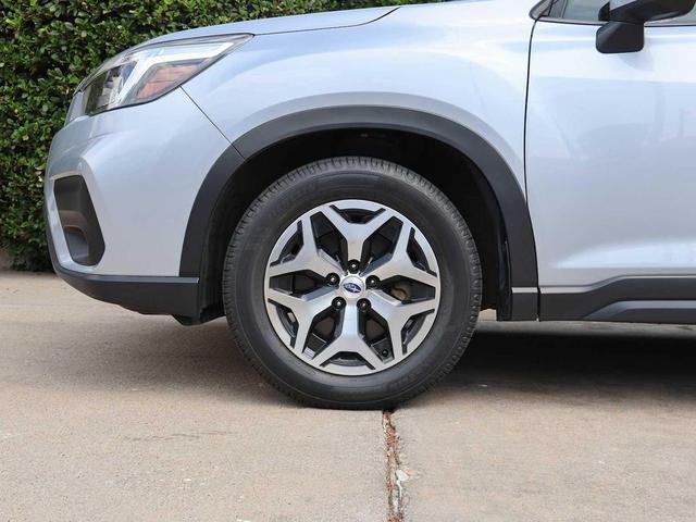 Photo of 2020 Ice Silver Metallic Subaru Forester