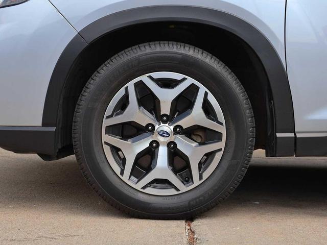 Photo of 2020 Ice Silver Metallic Subaru Forester