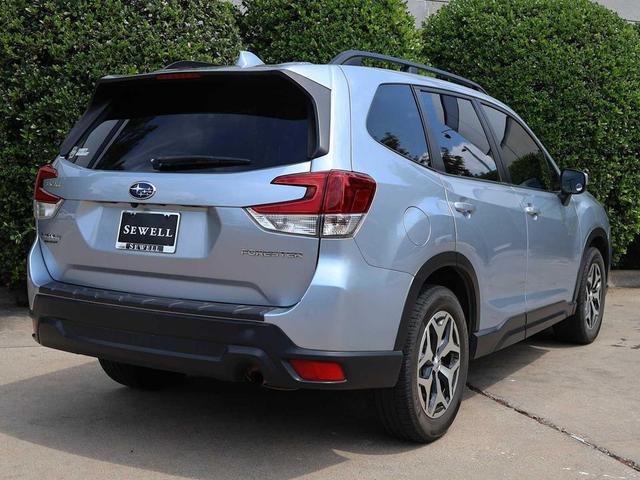 Photo of 2020 Ice Silver Metallic Subaru Forester