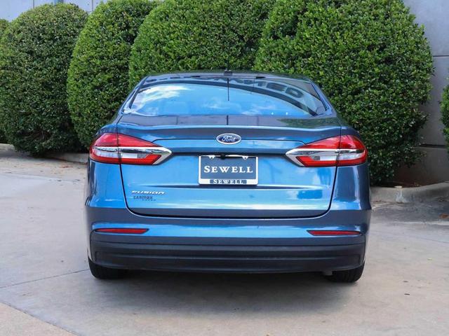 Photo of 2019 Blue Metallic Ford Fusion