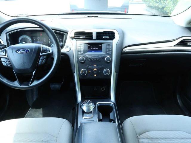 Photo of 2019 Blue Metallic Ford Fusion