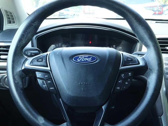 Photo of 2019 Blue Metallic Ford Fusion