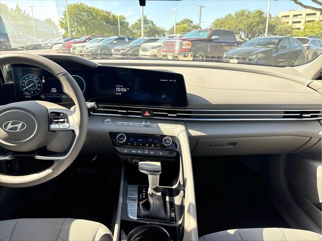 Photo of 2024 Intense Blue Hyundai ELANTRA
