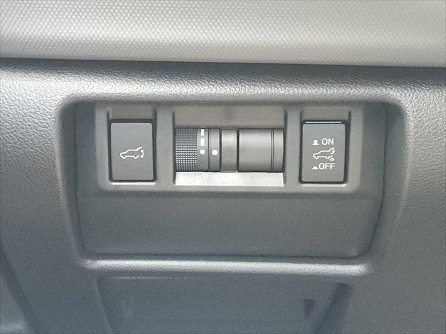 Photo of 2025 Crystal White Pearl Subaru Forester