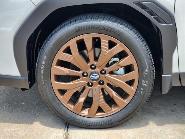 Photo of 2025 Crystal White Pearl Subaru Forester